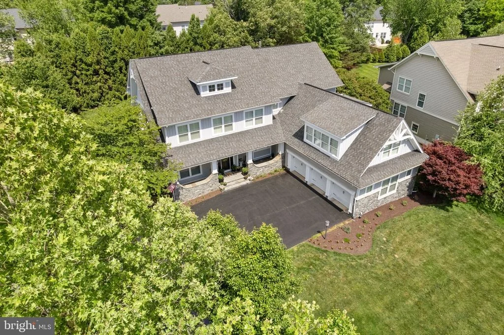 Photo of 8328 PINE KNOTT COURT