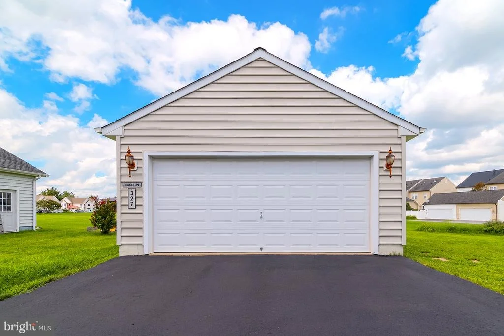 Photo of 327 CARLTON DRIVE