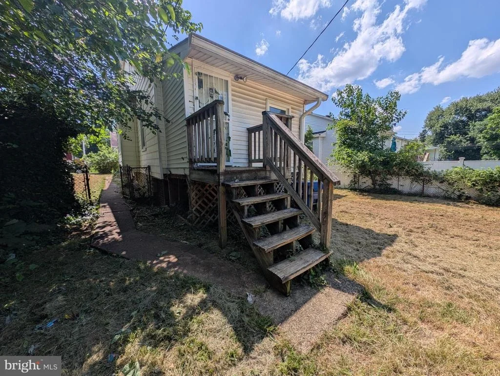 Photo of 5805 HIGHGATE DRIVE