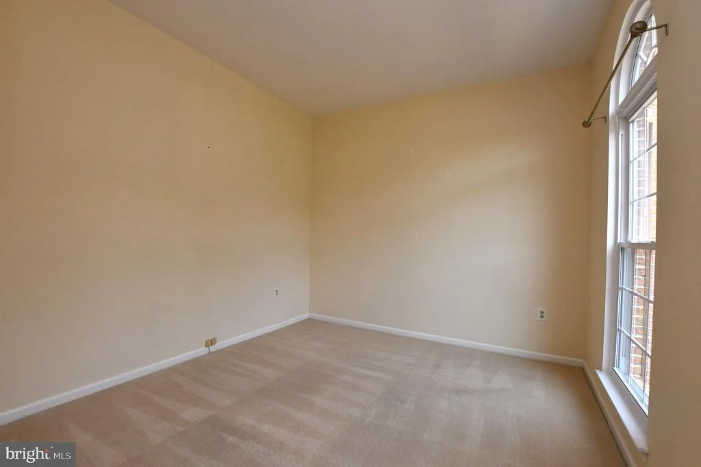 Photo of 46 CHRISTOPHER WAY