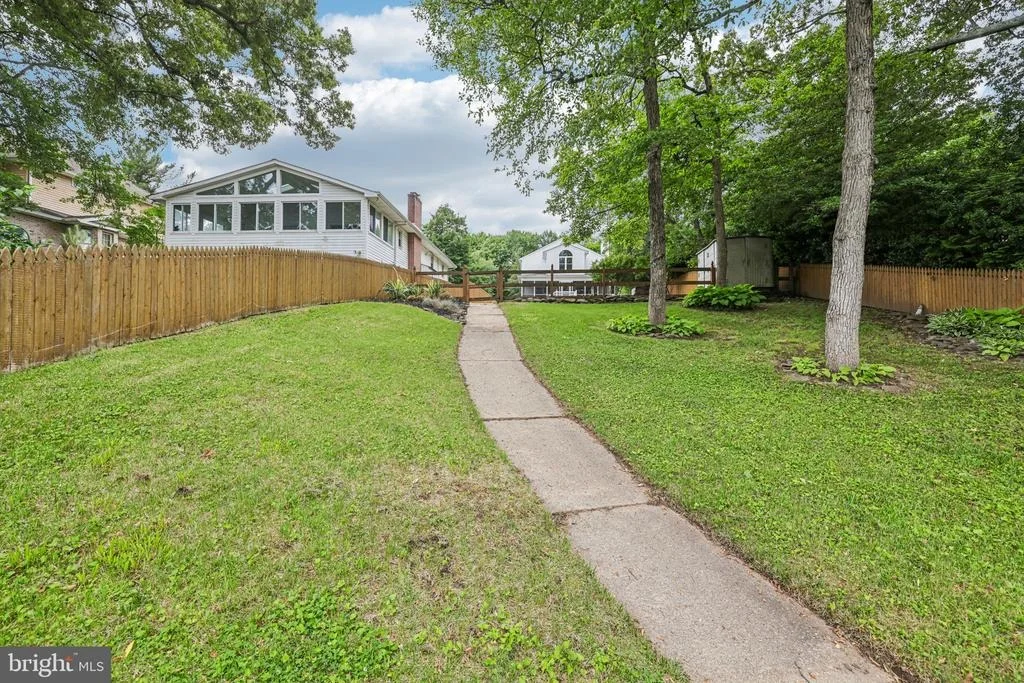 Photo of 1870 CEDAR ROAD