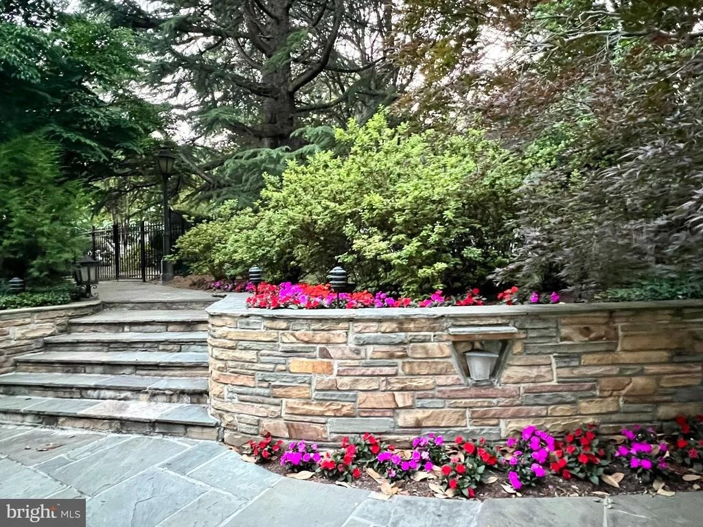 Photo of 9218 COLESVILLE ROAD