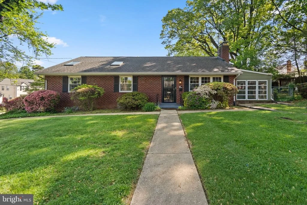 Photo of 9807 MERWOOD LANE