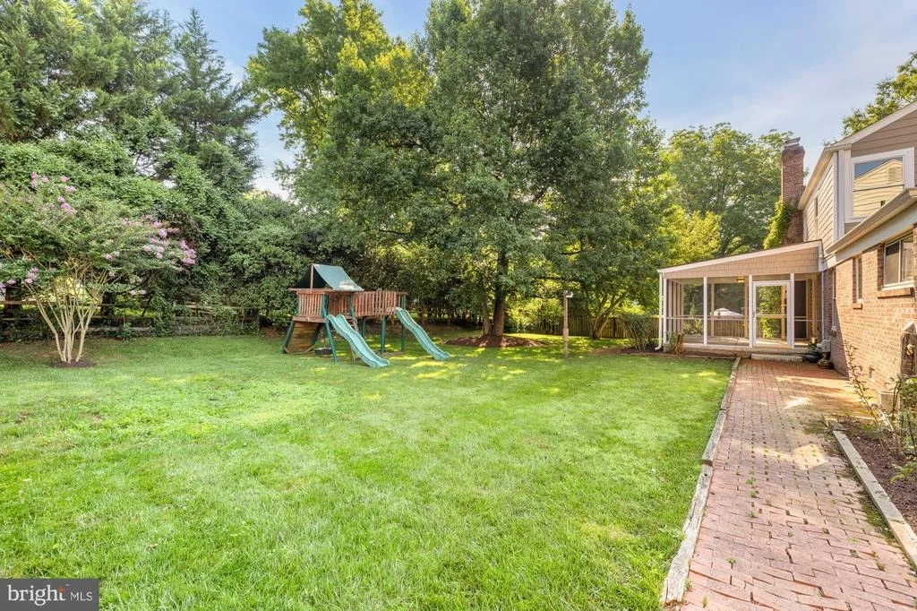 Photo of 8705 BELLS MILL ROAD