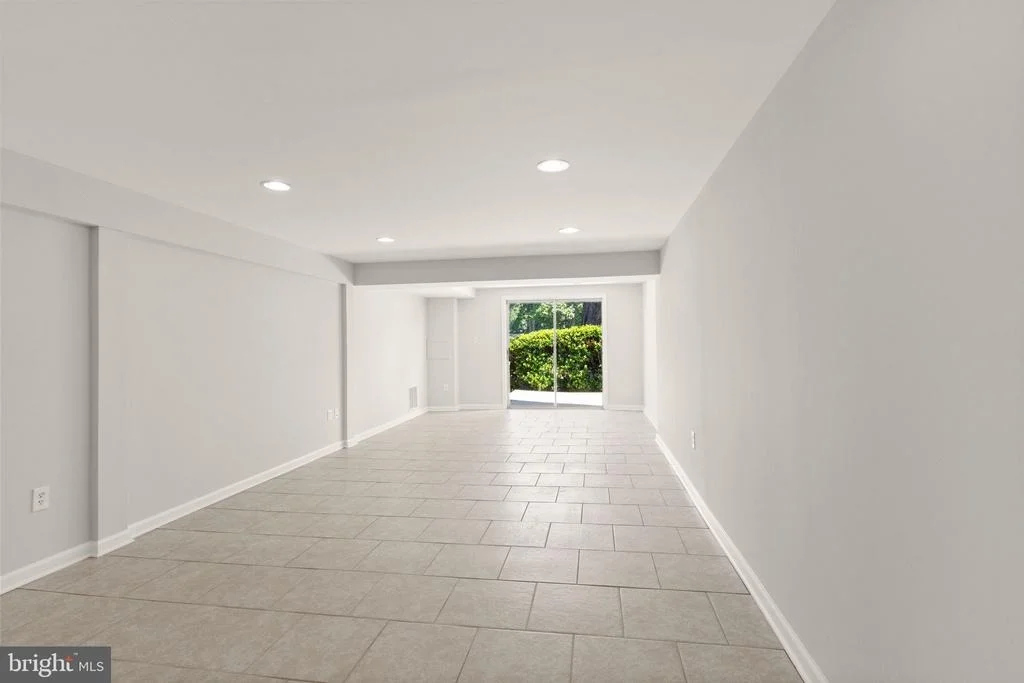 Photo of 2037 DURAND DRIVE
