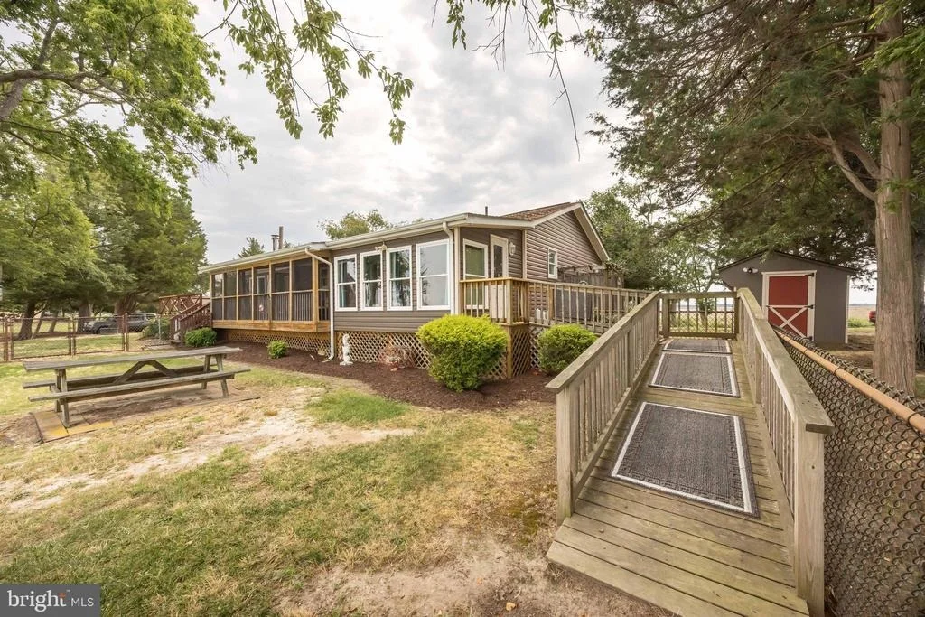 Photo of 7940 RIVERVIEW ROAD