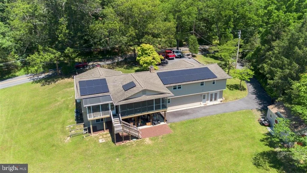 Photo of 1618 EAGLE SCHOOL ROAD