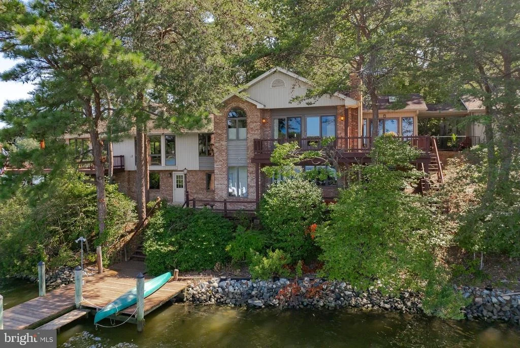Photo of 222 HARBOR DRIVE