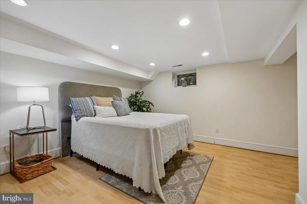 Photo of 1212 WOODSIDE PARKWAY