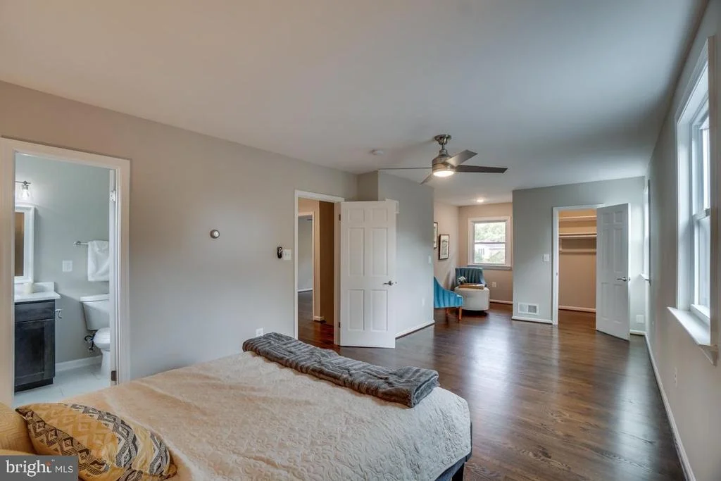 Photo of 913 SADDLEBACK COURT