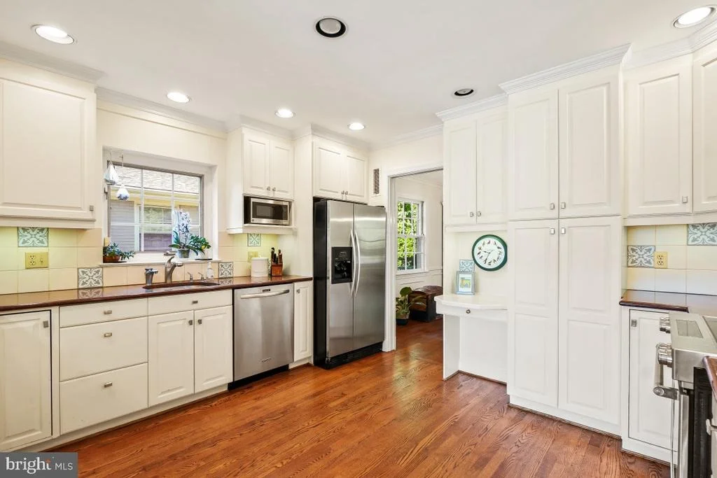 Photo of 7214 POMANDER LANE