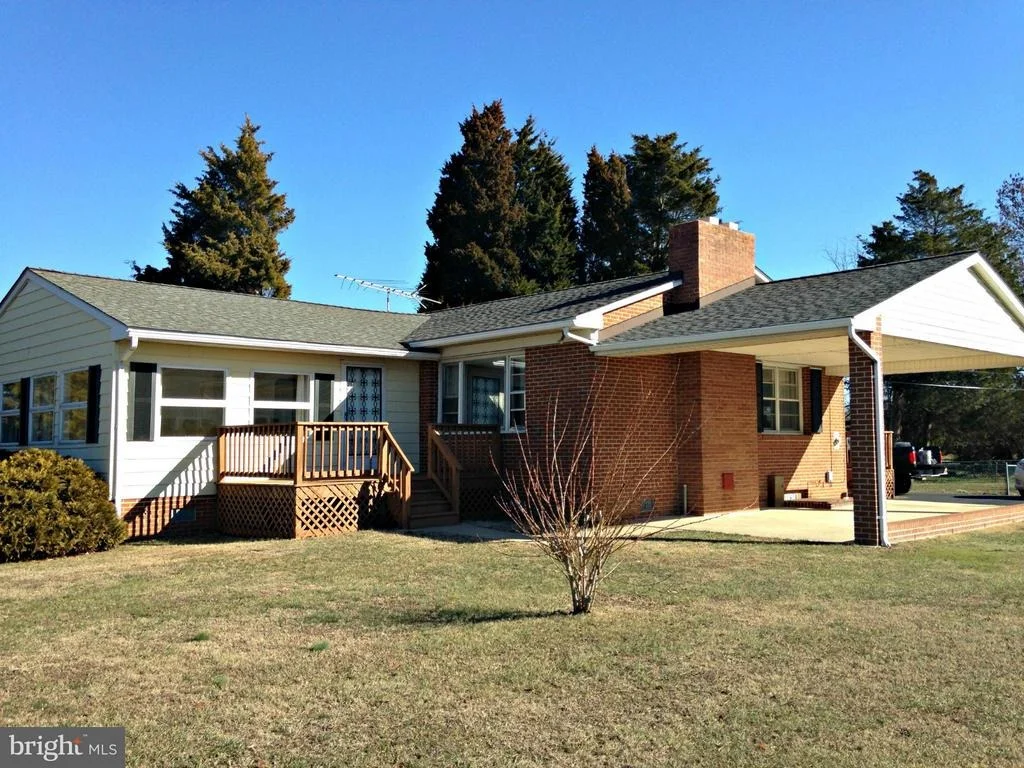 Photo of 20545 WATERLOO LANE