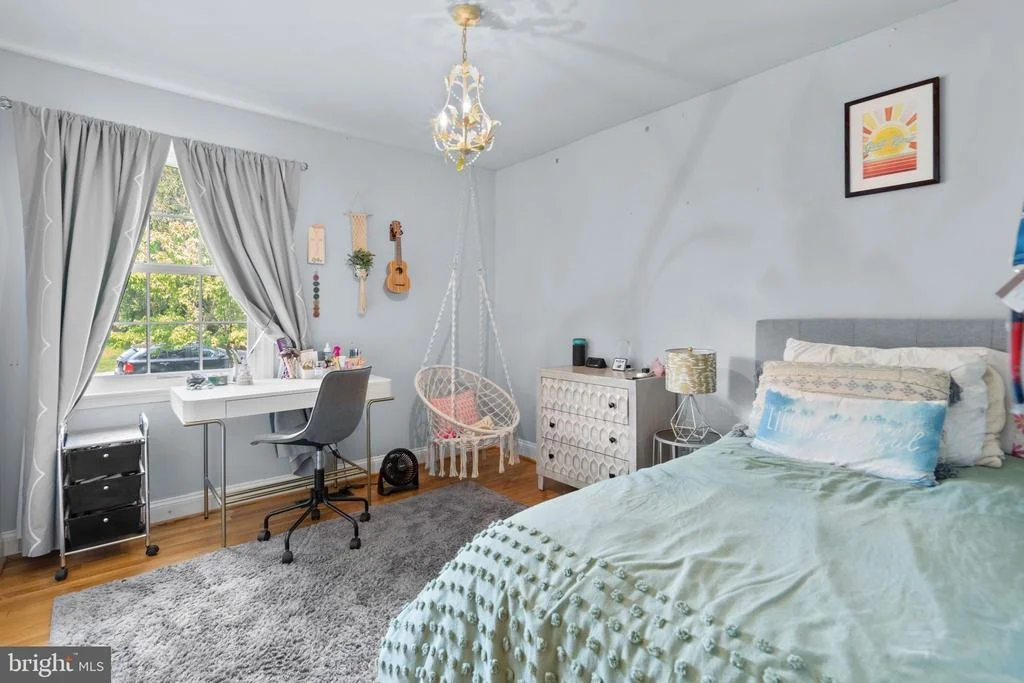 Photo of 4117 QUEEN MARY DRIVE