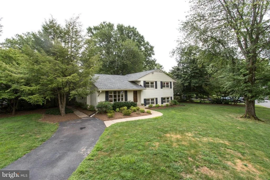 Photo of 7007 BRIGHT AVENUE