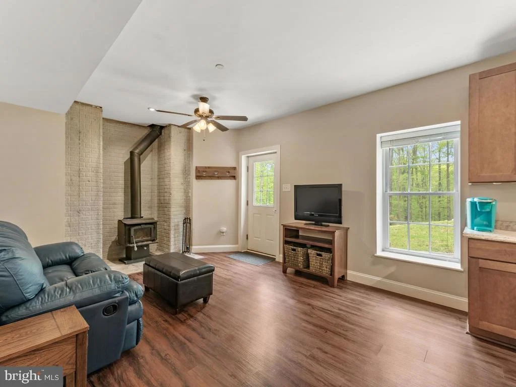 Photo of 995 WILDA DRIVE