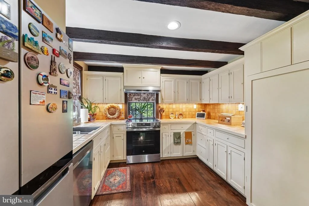Photo of 355 BROADVIEW LANE