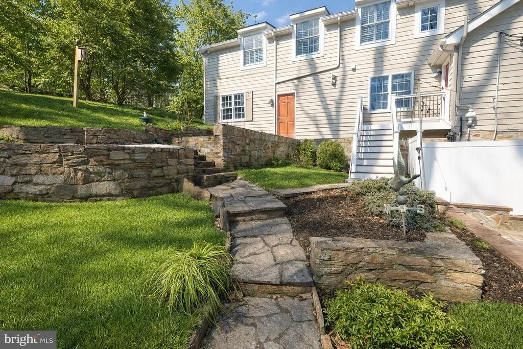 Photo of 901 NAVY ROAD