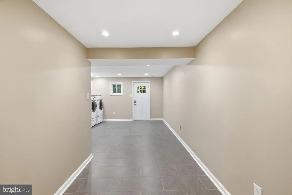 Photo of 7371 CROWN LANE