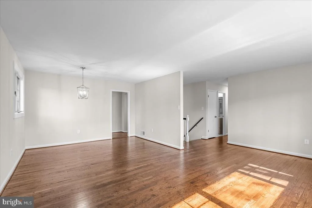 Photo of 5517 SOUTHAMPTON DRIVE