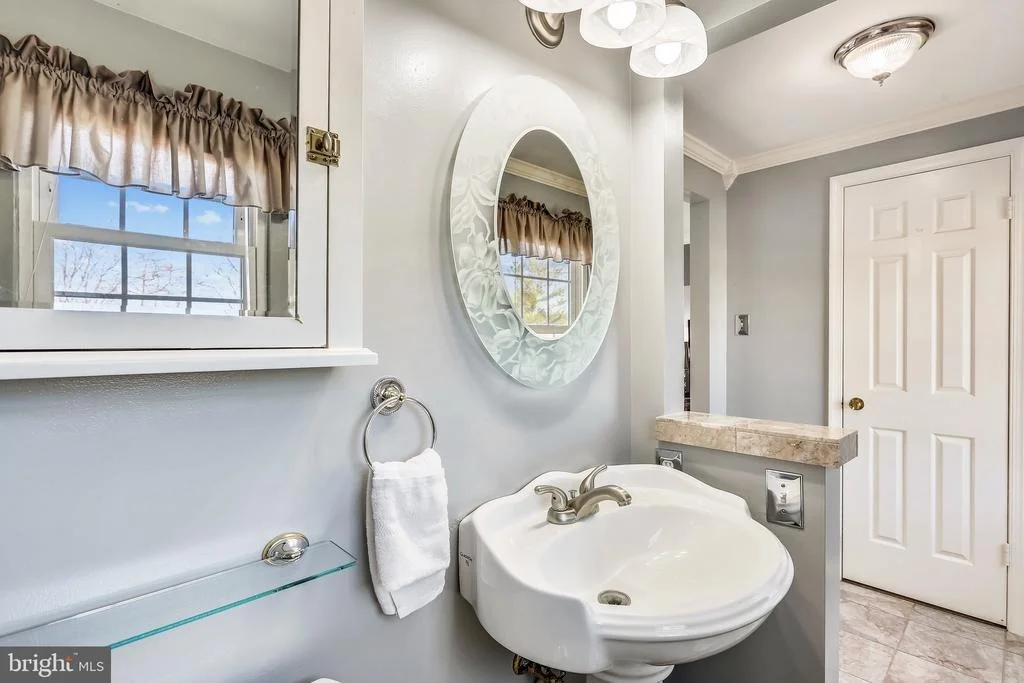 Photo of 915 POINTER RIDGE DRIVE