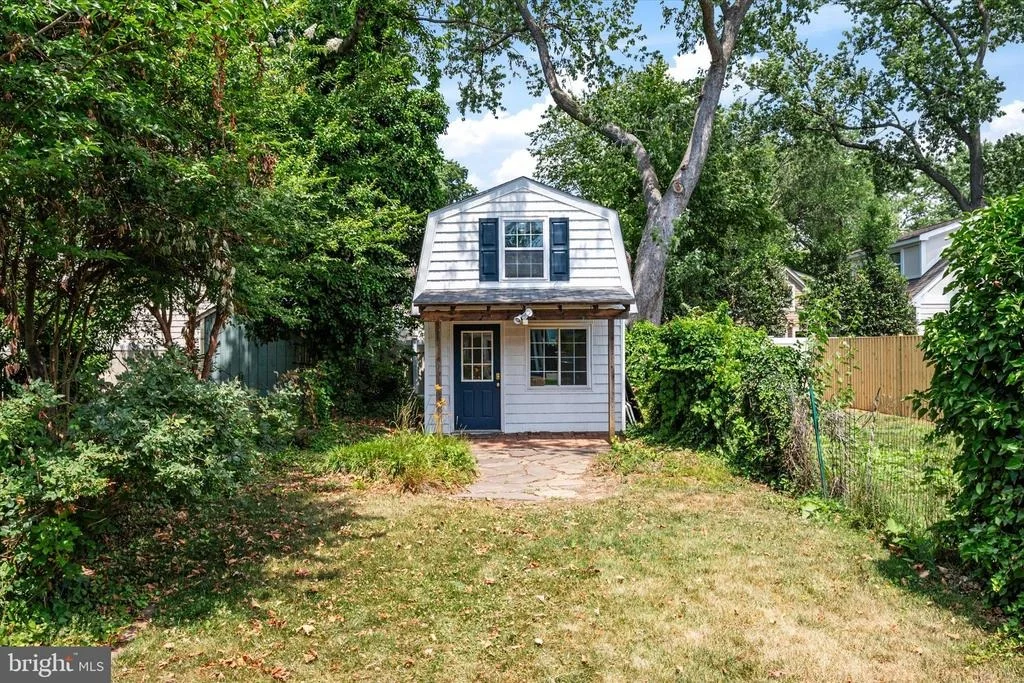 Photo of 418 CHESAPEAKE AVENUE