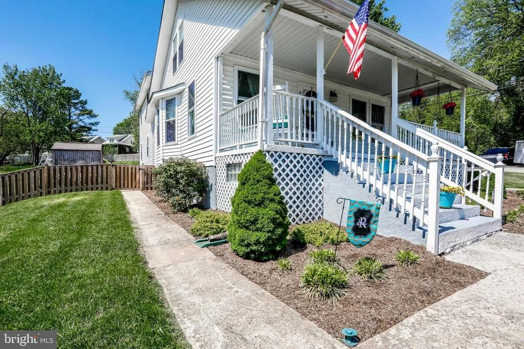 Photo of 2 HOLMES AVENUE