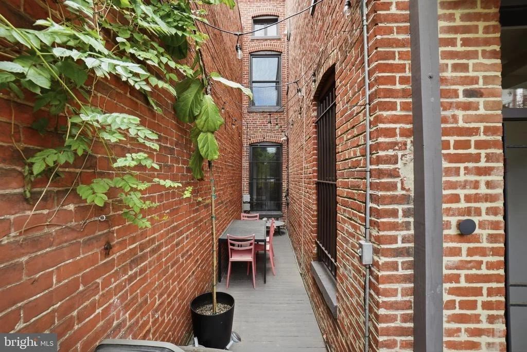 Photo of 210 8TH STREET SE