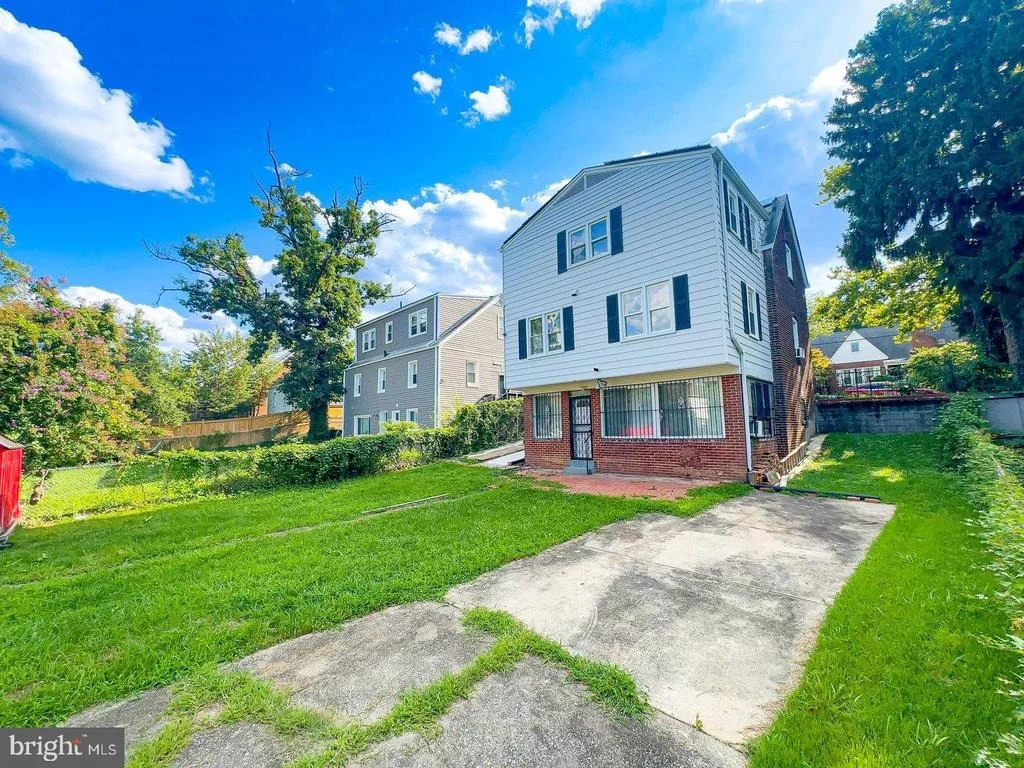 Photo of 1106 45TH PLACE SE