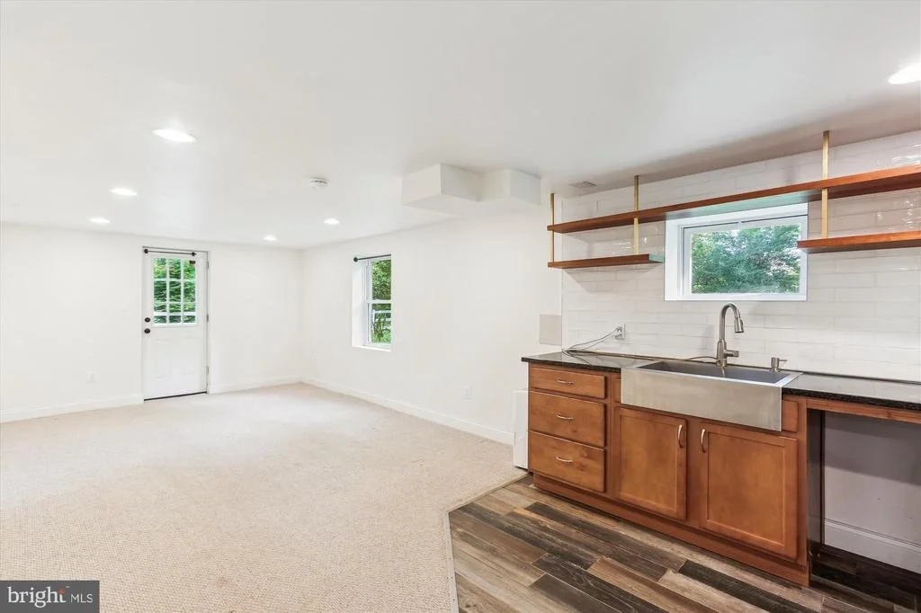 Photo of 813 MIDLAND ROAD