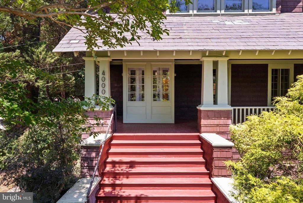 Photo of 4000 WHITE AVENUE