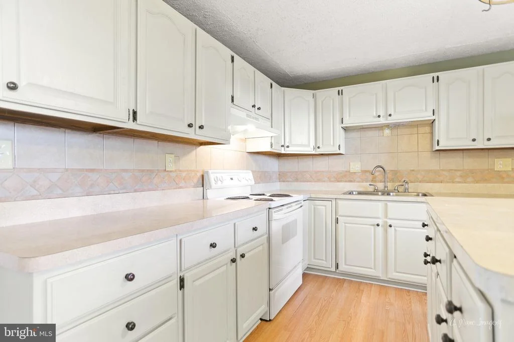 Photo of 2808 BREWSTER ROAD