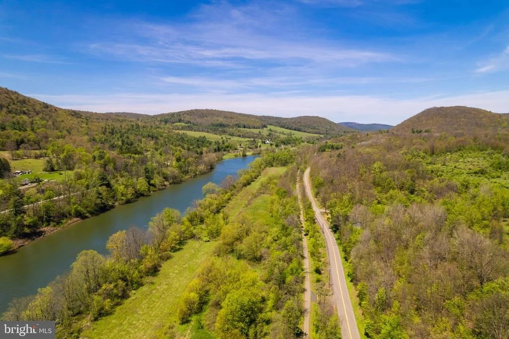 Photo of 007 STATE LINE ROAD
