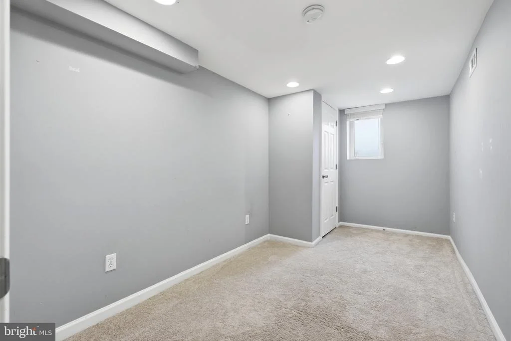 Photo of 6515 GATEWAY BOULEVARD