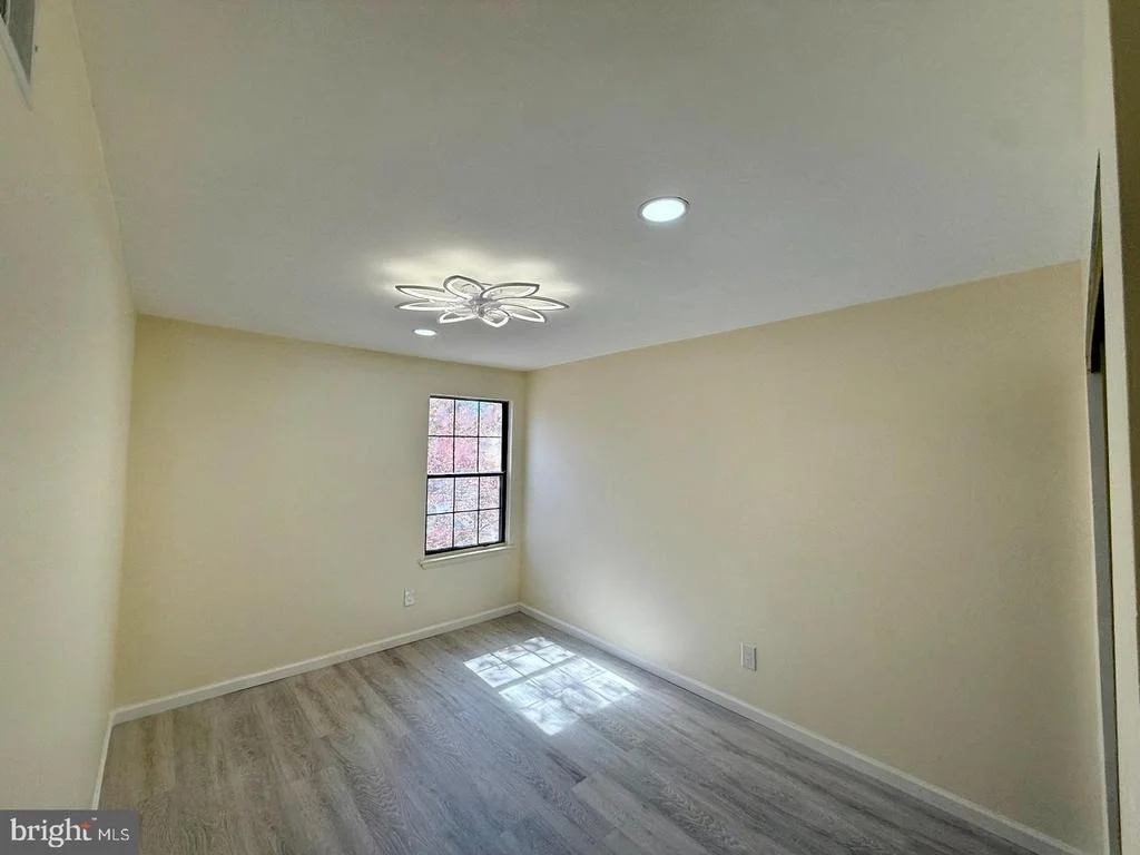 Photo of 1502 BROMLEY ESTS ESTATES