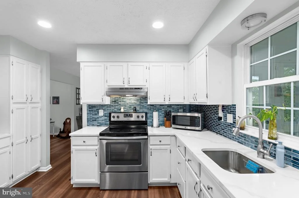 Photo of 419 JEROME AVENUE