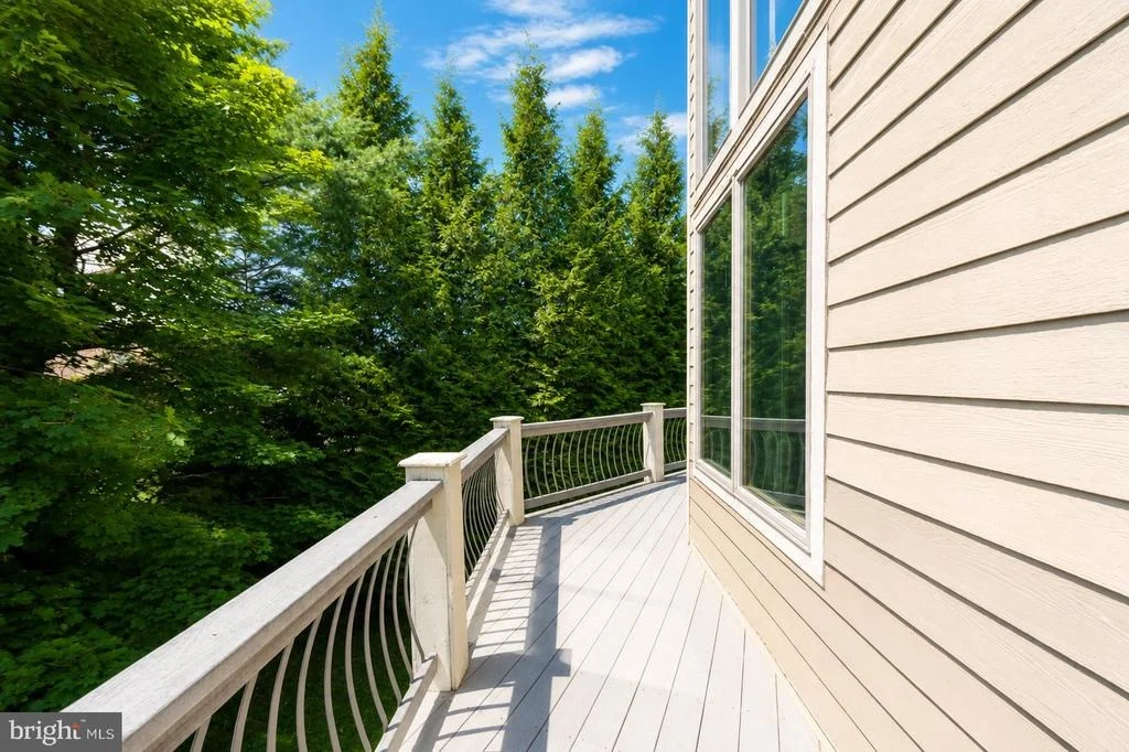 Photo of 250 LAKE POINTE DRIVE