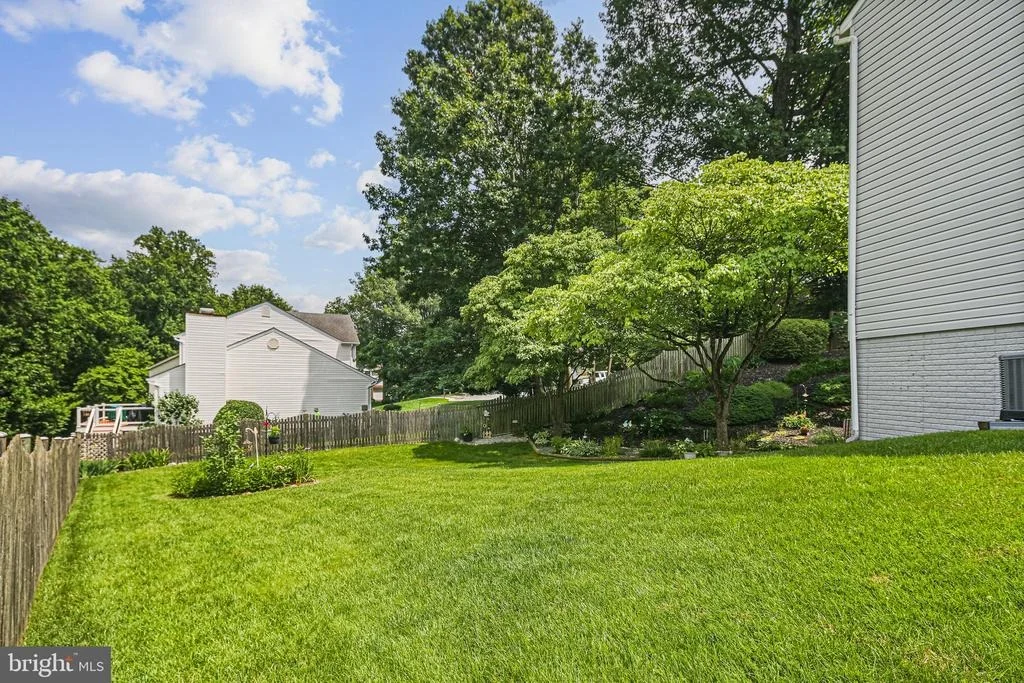 Photo of 8262 RIPPLING BRANCH ROAD