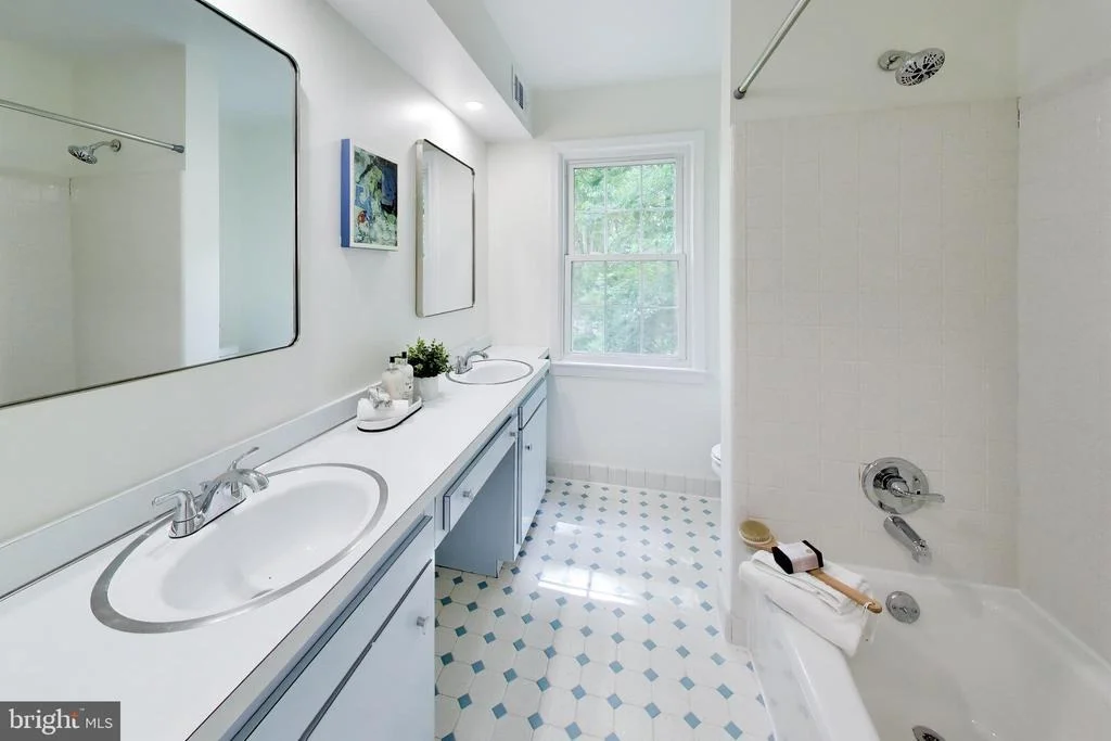 Photo of 4 ORCHARD WAY N