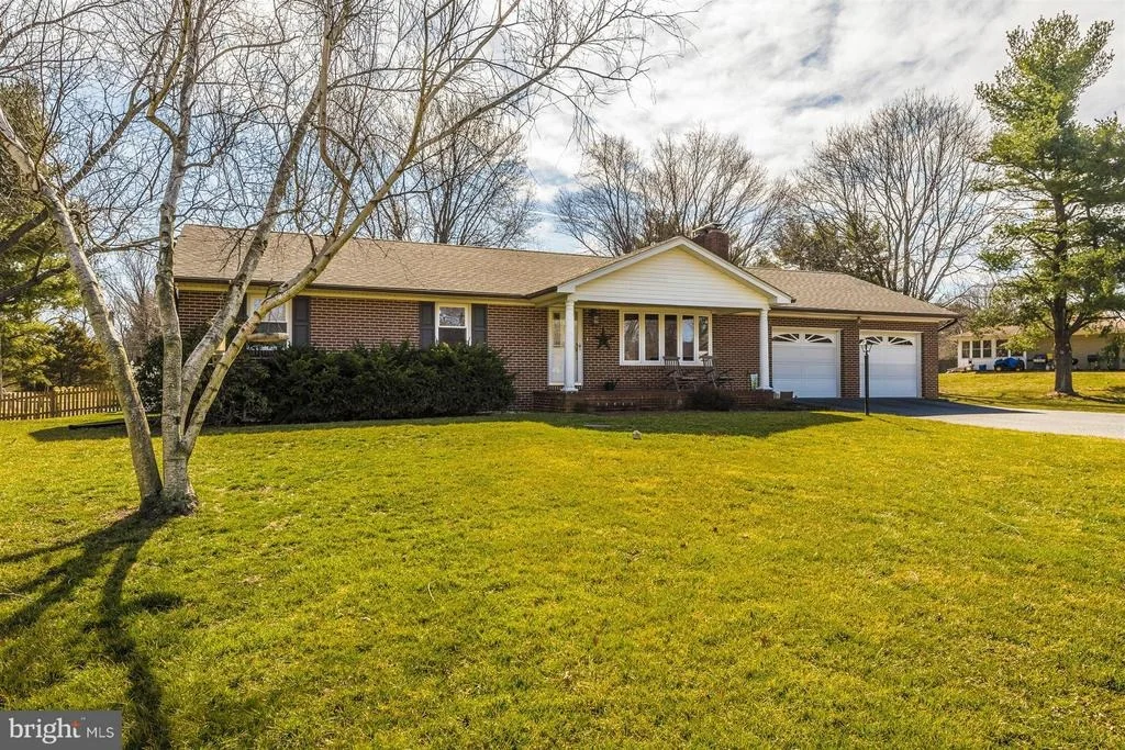 Photo of 7123 SUNDAYS LANE