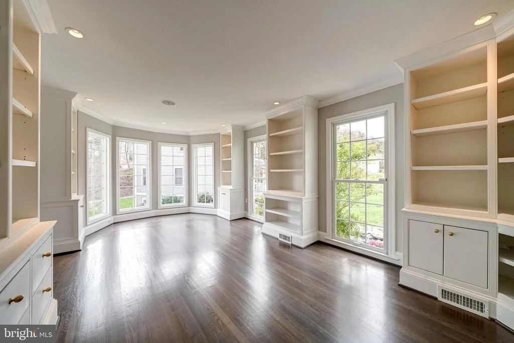 Photo of 6202 NETHERCOMBE COURT