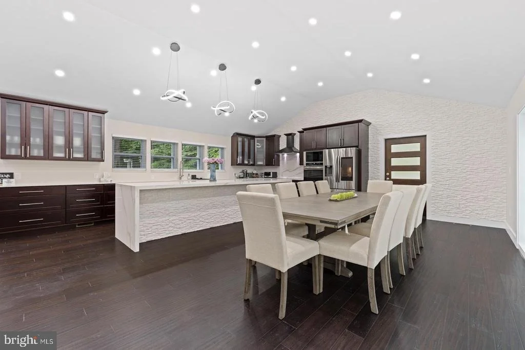 Photo of 4300 OAKTREE ROAD