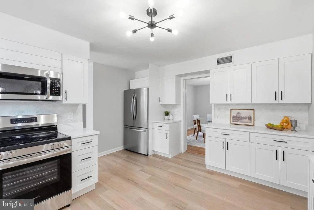 Photo of 28405 HONEYSUCKLE DRIVE