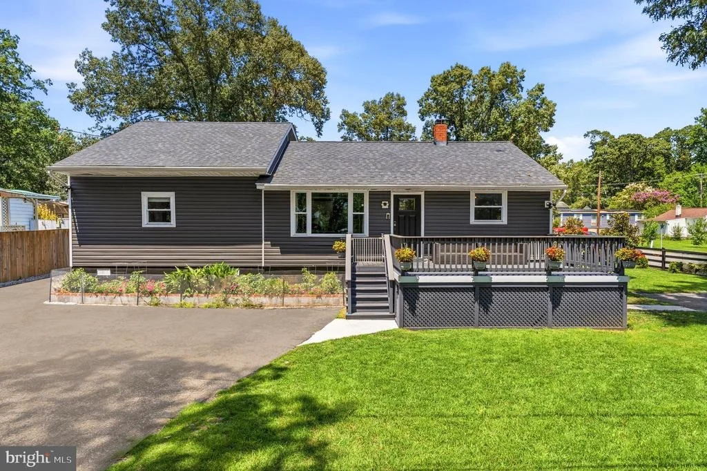 Photo of 1402 NORCROSS LANE