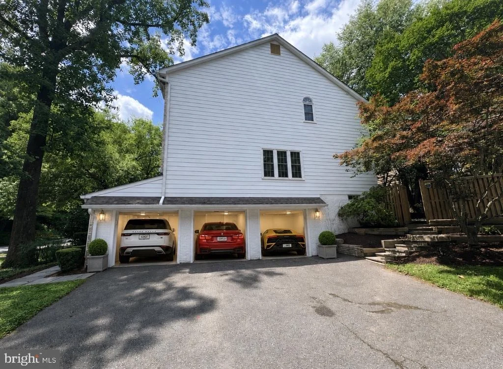 Photo of 8900 ELLSWORTH COURT