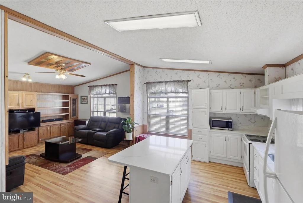 Photo of 11125 LAKESIDE DRIVE