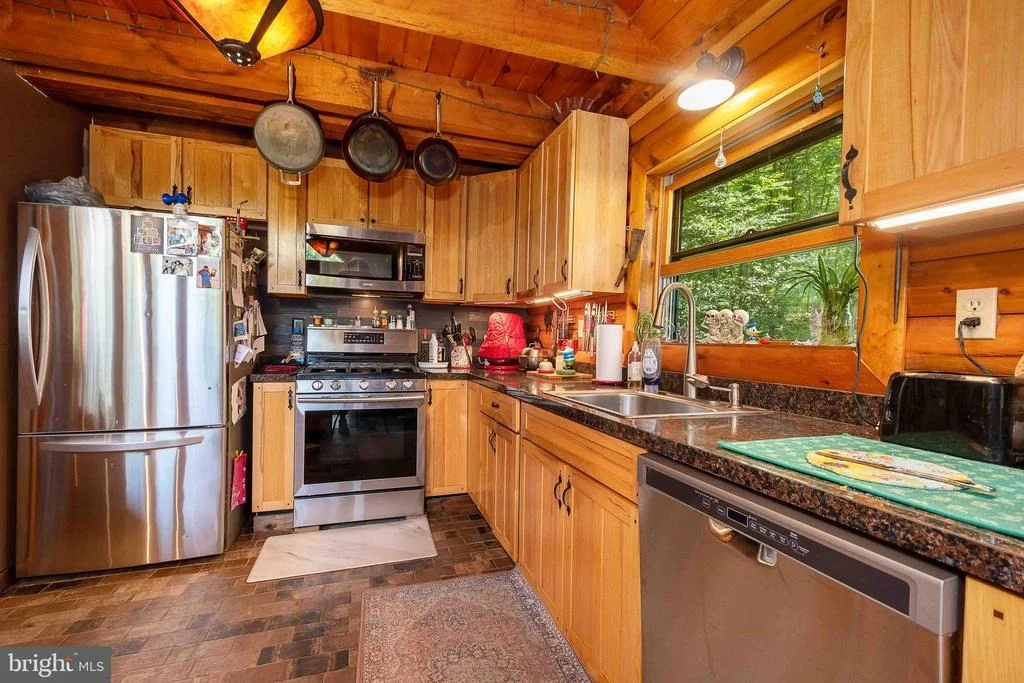 Photo of 995 BETTS LANE