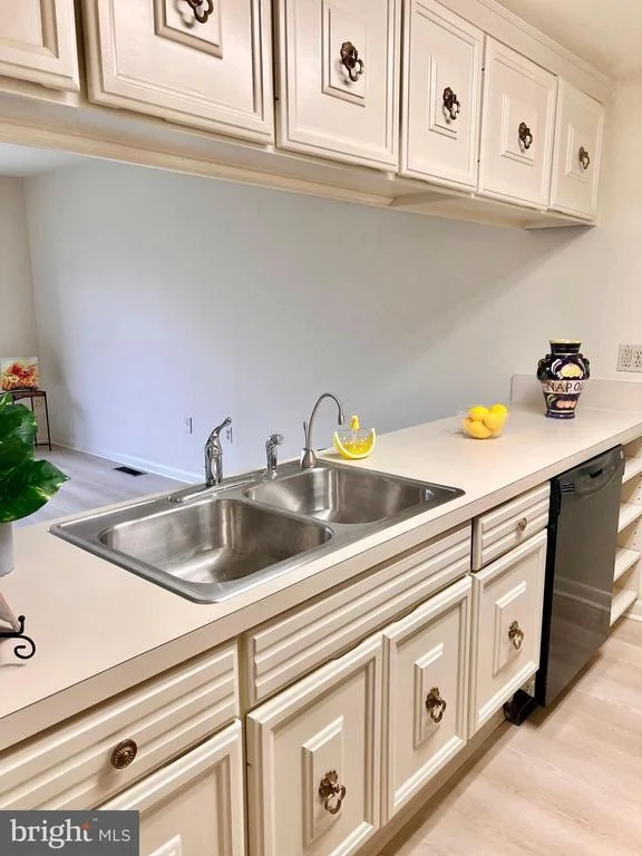 Photo of Unit 81C at 3630 GLENEAGLES DRIVE