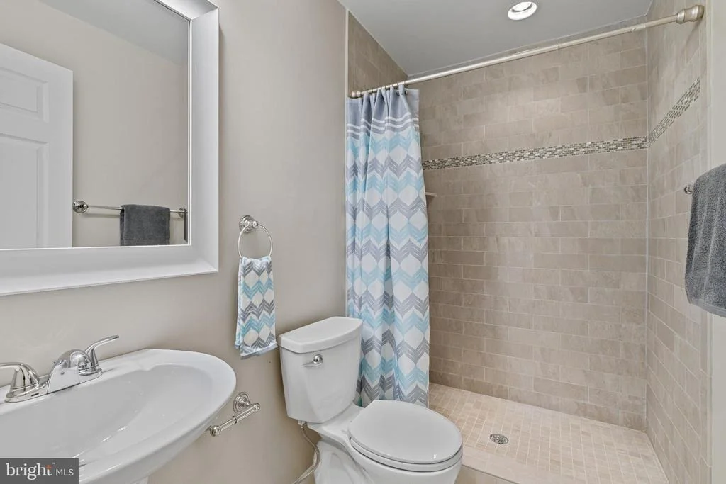 Photo of 1394 STONECREEK ROAD