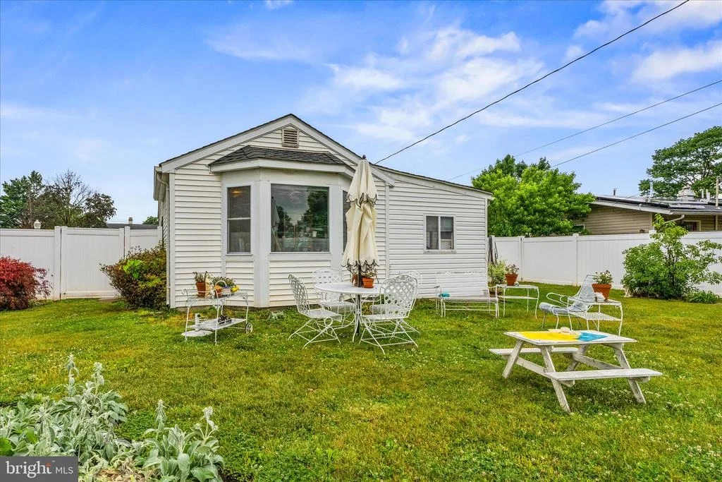 Photo of 466 CARROLLTON DRIVE