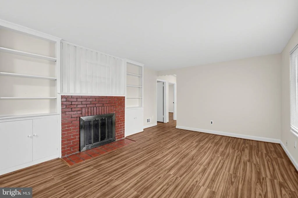 Photo of 2400 EUGENE STREET